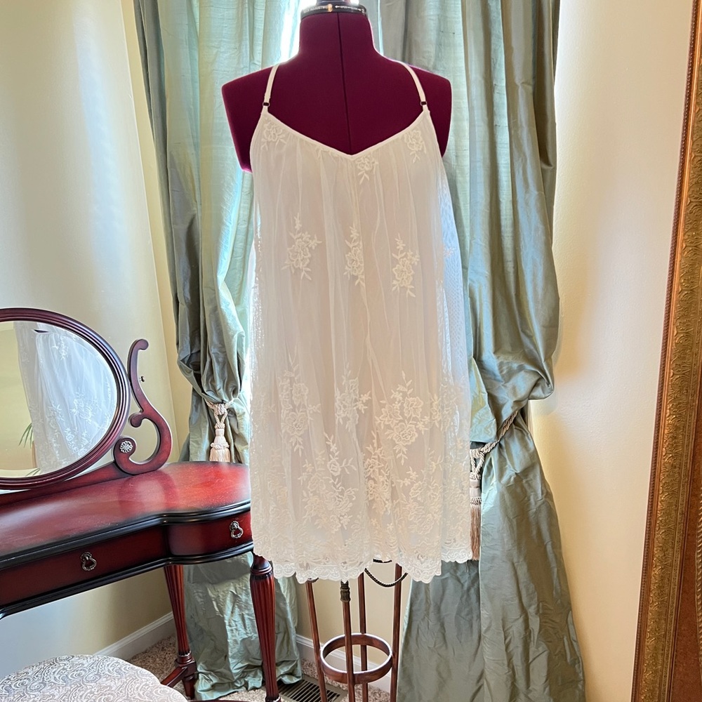 Abercrombie & Fitch Women’s Mesh Embroidered Slip Dress, Size: Medium
